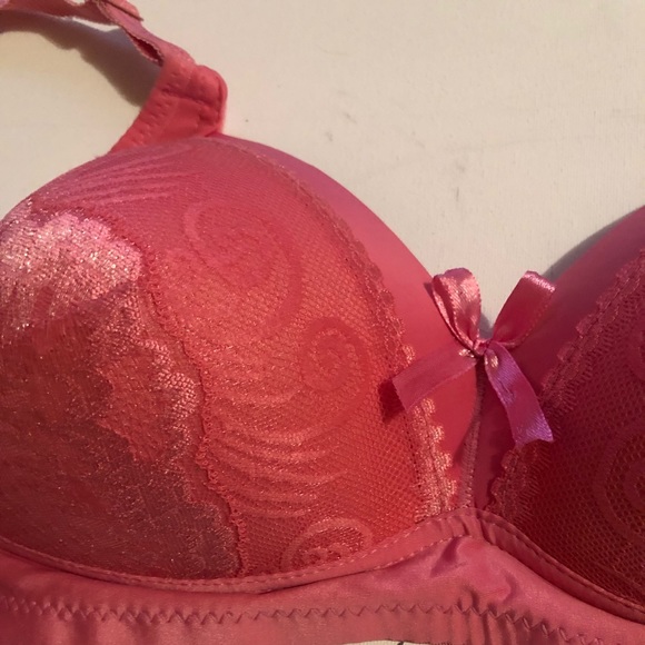 🤑FREE! With any purchase!🤑 Pink Bra - Picture 2 of 7